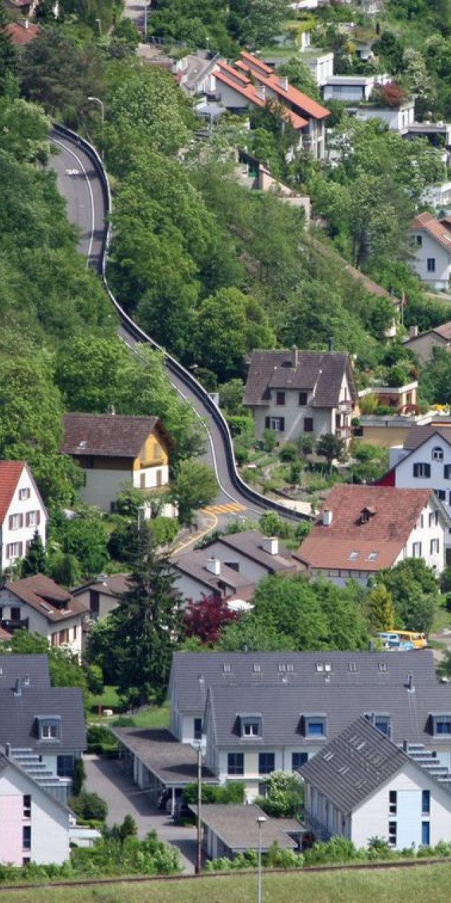 BAUGESUCH Einwohner­gemeinde Untersiggenthal Verkehrsinsel bei Fussgängerstreifen Steigstrasse