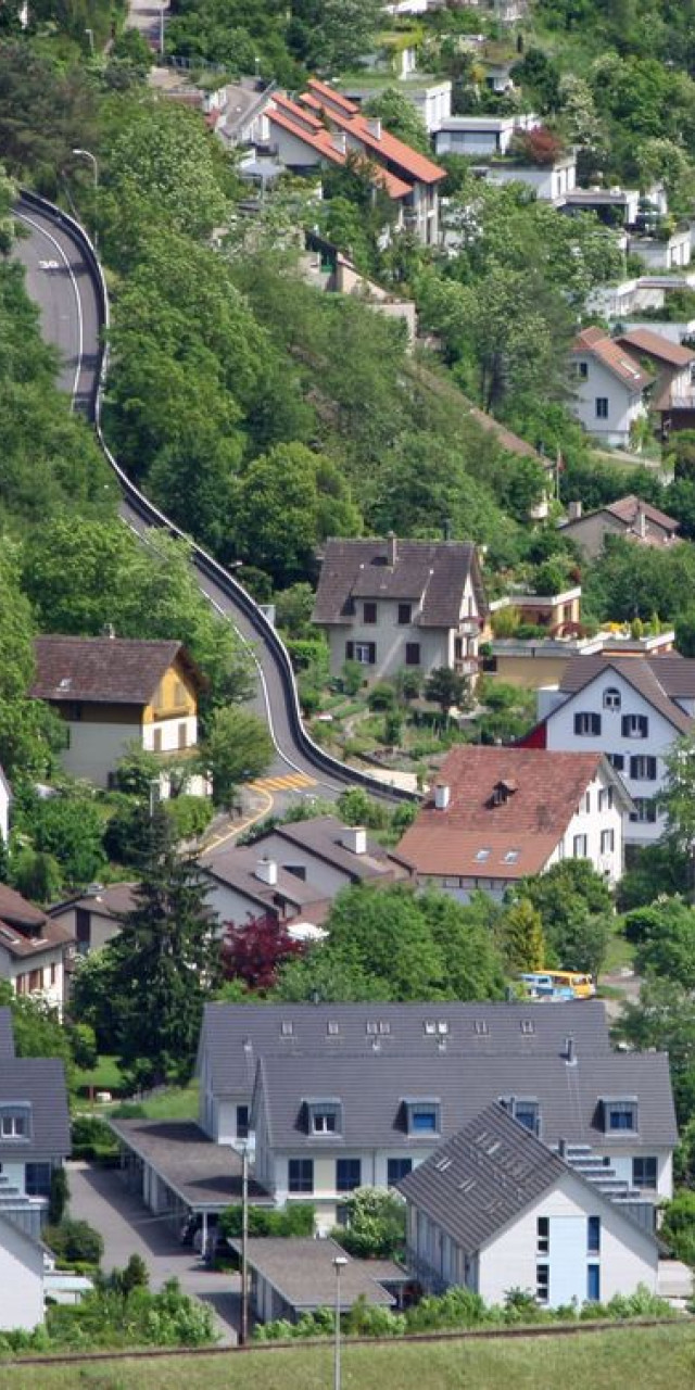 BAUGESUCH Zoller Rahel und Hauser Alain. Sanierung und Umbau Wohnhaus sowie div. Nutzungs­änderungen. Rebbergstr. 7